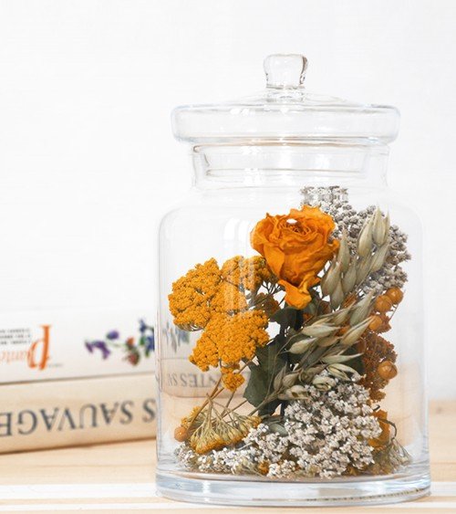 Bonbonnière de fleurs séchées