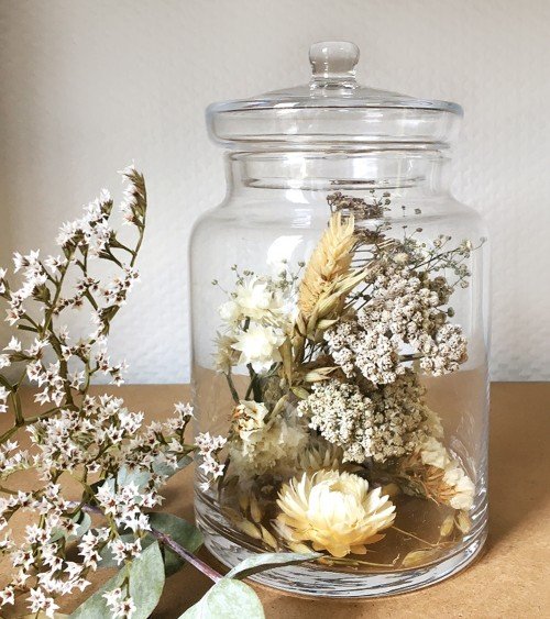 bonbonnière de fleurs séchées blanches