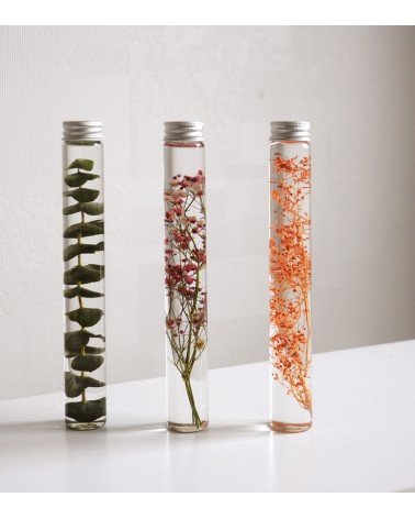 tubes de fleurs immergées