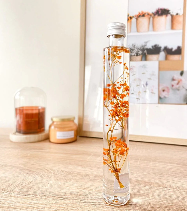 Flacons, bouteilles et tubes fleuris