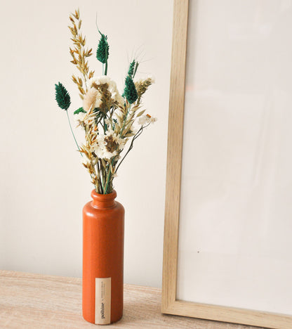 Bouquet in sandstone vase - Camel